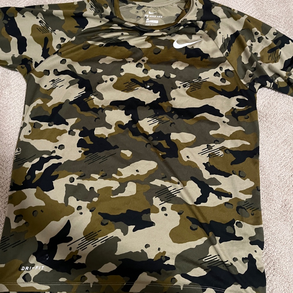 Nike Men's Green and Black Camo Dri-FIT Tee